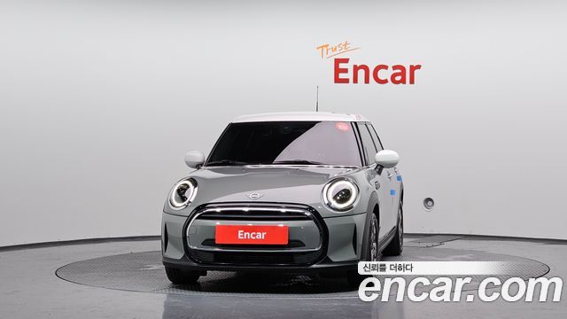 MINI Cooper 5Door Classic Third Generation 2023 — фото 3