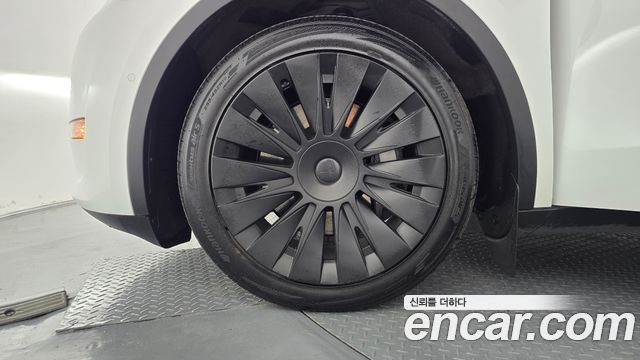 Tesla Model Y Long Range AWD 2021 — фото 5