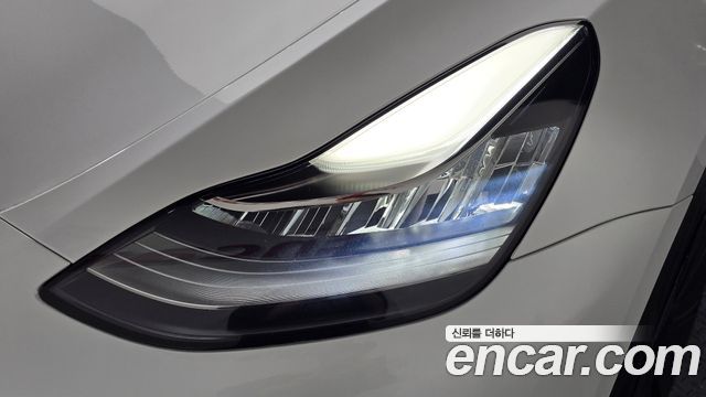 Tesla Model Y Long Range AWD 2021 — фото 28