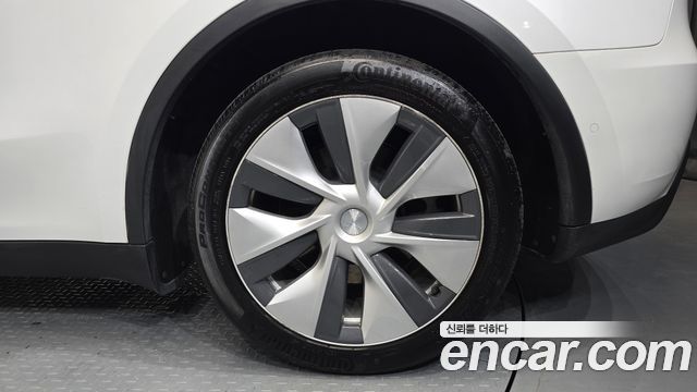 Tesla Model Y Long Range AWD 2021 — фото 27
