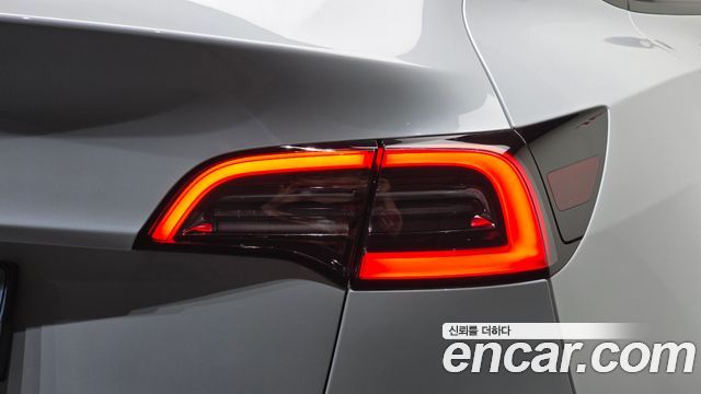 Tesla Model Y Long Range AWD 2021 — фото 29