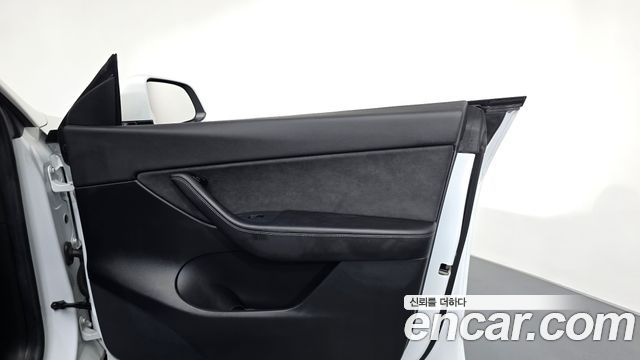 Tesla Model Y Long Range AWD 2021 — фото 30