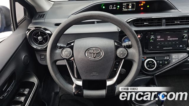 Toyota Prius C 1.5 2018 — фото 13