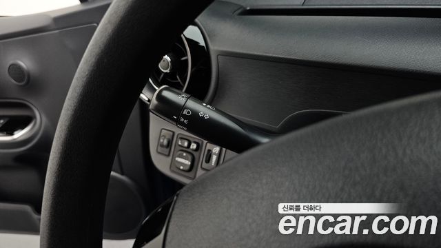 Toyota Prius C 1.5 2018 — фото 17