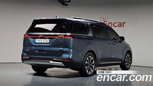 Kia Carnival (IV) Gasoline 9-Seater Signature 2023 — фото 2