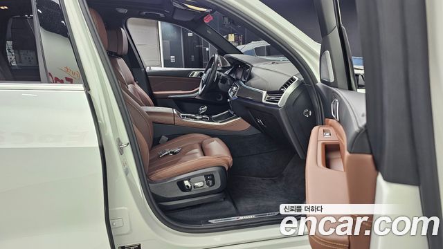 BMW X5 (G05) M50i 2022 — фото 11
