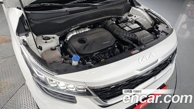 Kia Seltos Gasoline 1.6 Turbo 2WD Signature 2023 — фото 6
