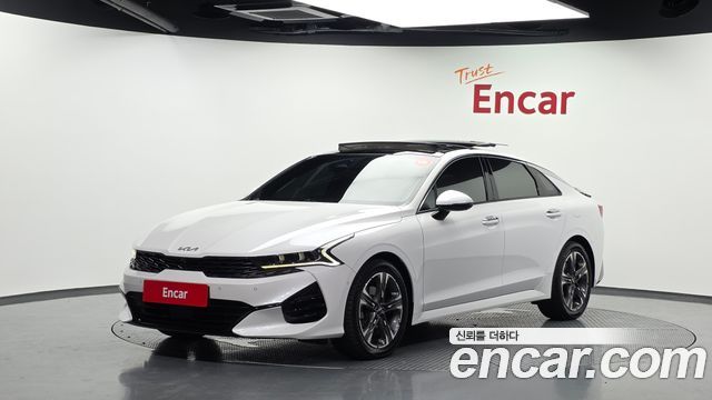 Kia K5 (III) 2.0 Signature 2023 — фото 1