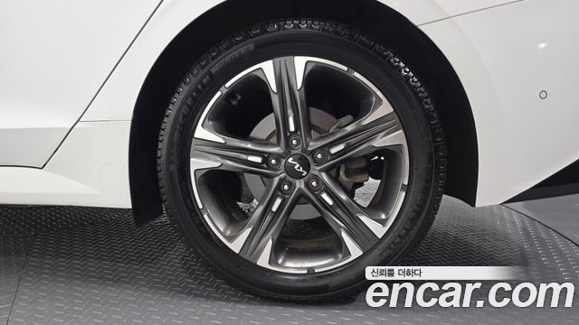 Kia K5 (III) 2.0 Signature 2023 — фото 21