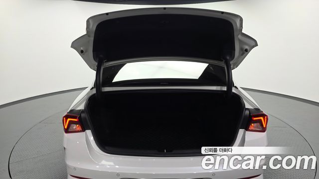 Kia K5 (III) 2.0 Signature 2023 — фото 34