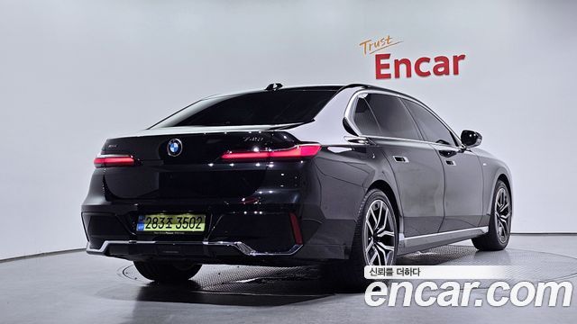 BMW 7 Series (G70) 740i xDrive M Sport 2025 — фото 2