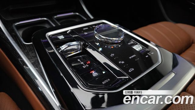 BMW 7 Series (G70) 740i xDrive M Sport 2025 — фото 9