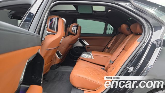 BMW 7 Series (G70) 740i xDrive M Sport 2025 — фото 11
