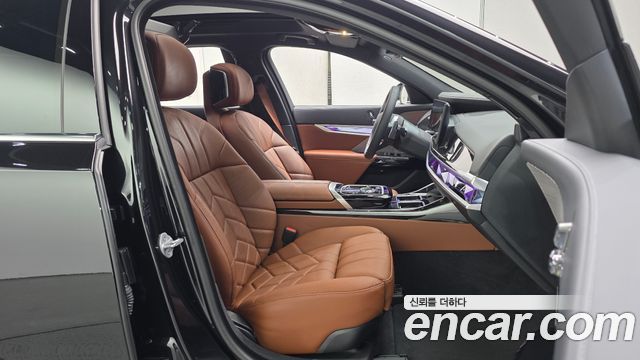 BMW 7 Series (G70) 740i xDrive M Sport 2025 — фото 26