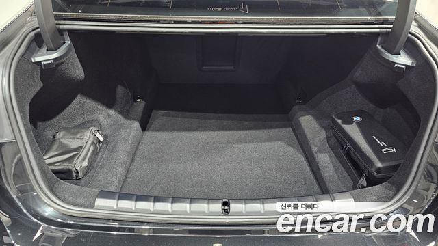 BMW 7 Series (G70) 740i xDrive M Sport 2025 — фото 31