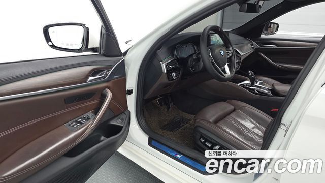 BMW 5 Series (G30) 520d xDrive M Sport Package Plus 2018 — фото 10