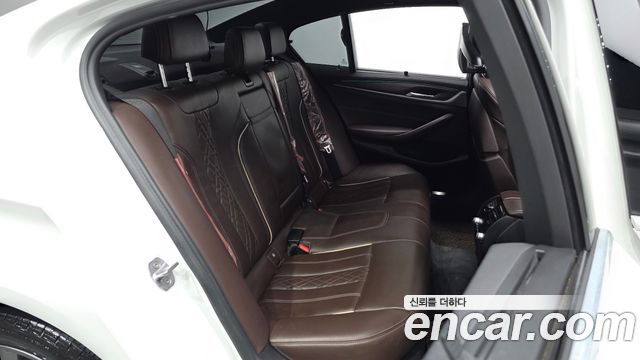 BMW 5 Series (G30) 520d xDrive M Sport Package Plus 2018 — фото 11