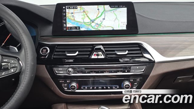 BMW 5 Series (G30) 520d xDrive M Sport Package Plus 2018 — фото 13