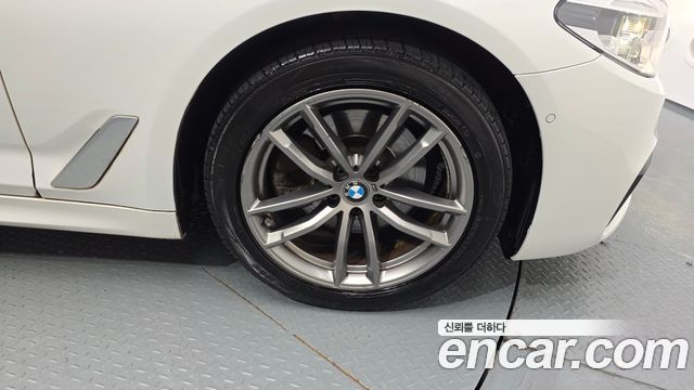 BMW 5 Series (G30) 520d xDrive M Sport Package Plus 2018 — фото 21