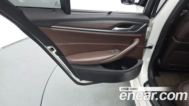BMW 5 Series (G30) 520d xDrive M Sport Package Plus 2018 — фото 25