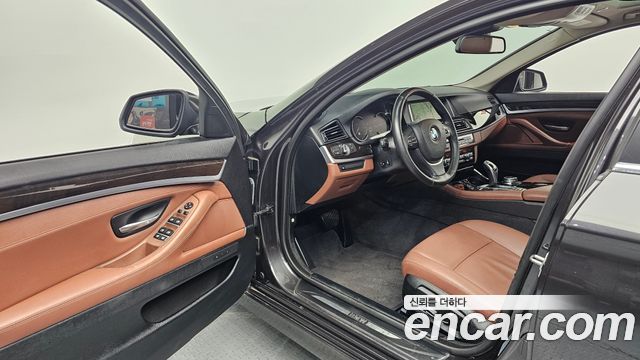 BMW 5 Series (F10) 528i 2014 — фото 10