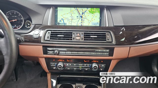 BMW 5 Series (F10) 528i 2014 — фото 14