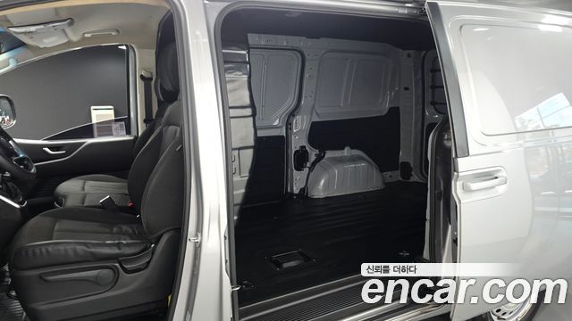 Hyundai Staria Cargo 3-Seater Smart 2023 — фото 11