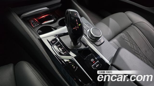 BMW 6 Series GT (G32) 620d xDrive M Sport 2022 — фото 9