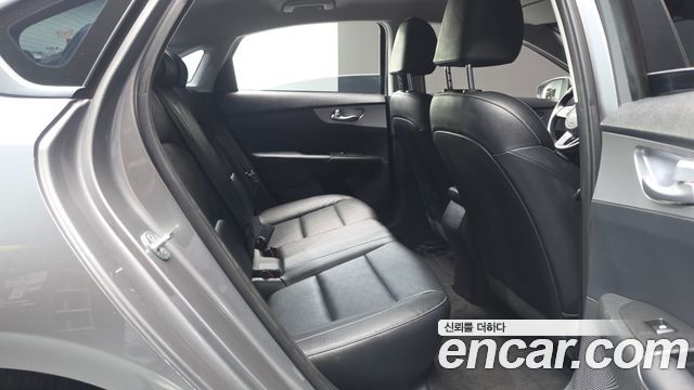 Kia K3 (II) 1.6 Prestige 2022 — фото 12