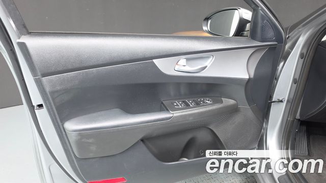 Kia K3 (II) 1.6 Prestige 2022 — фото 24