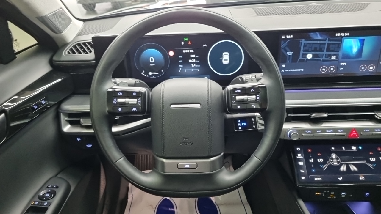 Hyundai Grandeur (GN7) 2,5 Gasoline 2WD Calligraphy 2023 — фото 16
