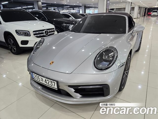 Porsche 911 (992) Carrera 4 Cabriolet