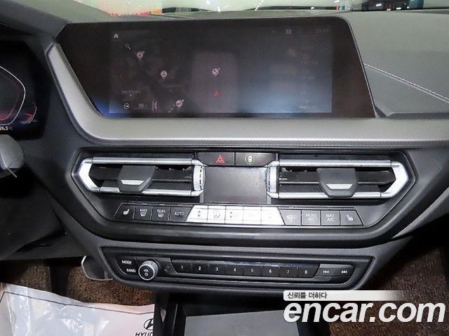 BMW 1 Series (F40) 120i M Sports 2023 — фото 15