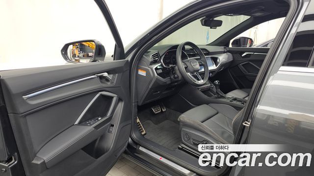 Audi Q3 (F3) 35 TDI Premium Sportback 2023 — фото 10