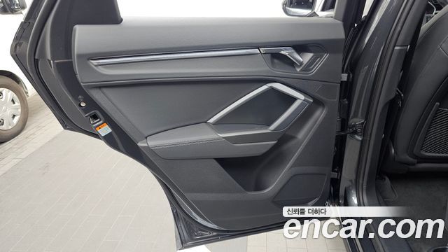Audi Q3 (F3) 35 TDI Premium Sportback 2023 — фото 25