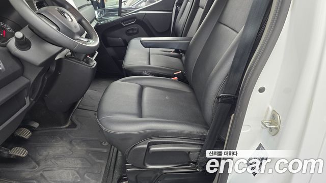 Renault Korea Master 2.3 Van L 2024 — фото 22