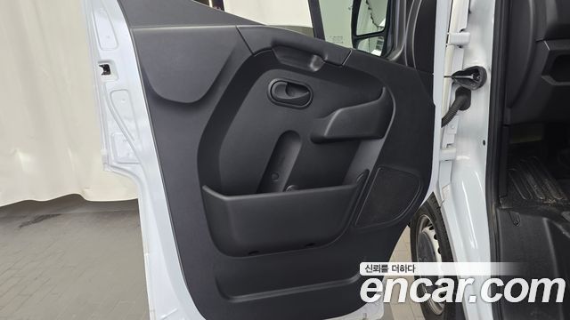 Renault Korea Master 2.3 Van L 2024 — фото 30