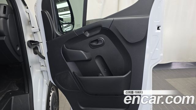 Renault Korea Master 2.3 Van L 2024 — фото 31