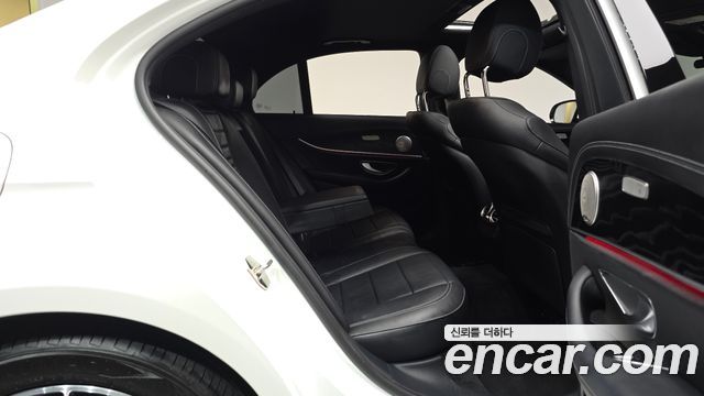 Mercedes-Benz E-Class (W213) E250 AMG Line 2023 — фото 12