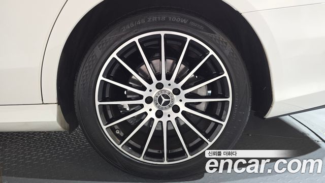 Mercedes-Benz E-Class (W213) E250 AMG Line 2023 — фото 21