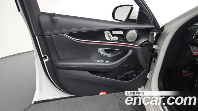 Mercedes-Benz E-Class (W213) E250 AMG Line 2023 — фото 24