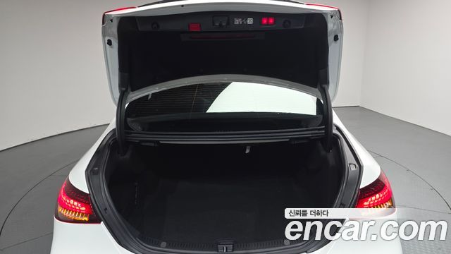 Mercedes-Benz E-Class (W213) E250 AMG Line 2023 — фото 32