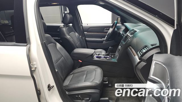 Ford Explorer 2.3 Limited 4WD 5th 2016 — фото 10