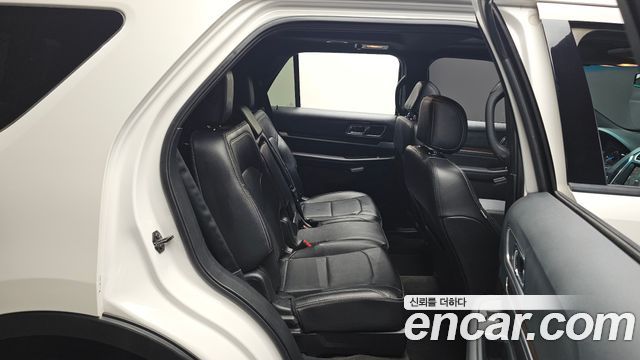 Ford Explorer 2.3 Limited 4WD 5th 2016 — фото 11