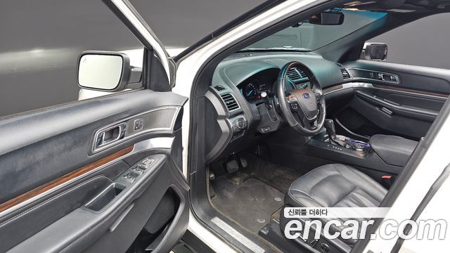 Ford Explorer 2.3 Limited 4WD 5th 2016 — фото 12