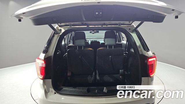 Ford Explorer 2.3 Limited 4WD 5th 2016 — фото 20