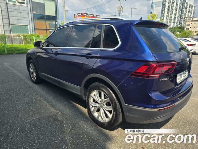 Volkswagen Tiguan (II) 2.0 TDI Premium 2018 — фото 2