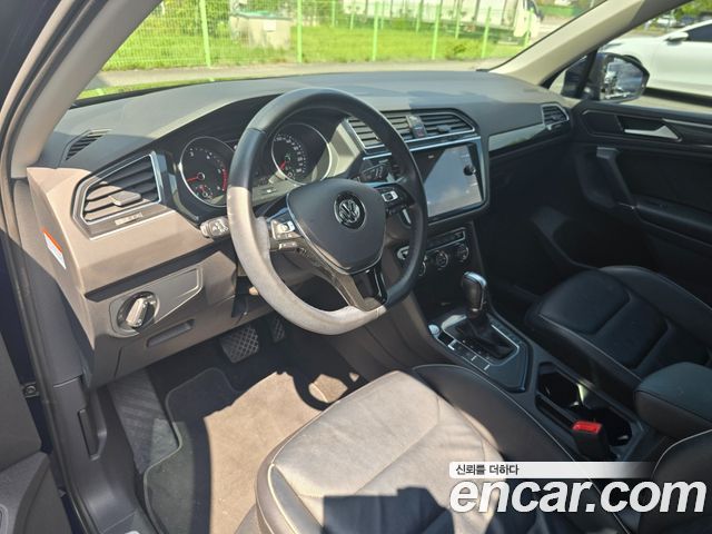 Volkswagen Tiguan (II) 2.0 TDI Premium 2018 — фото 7