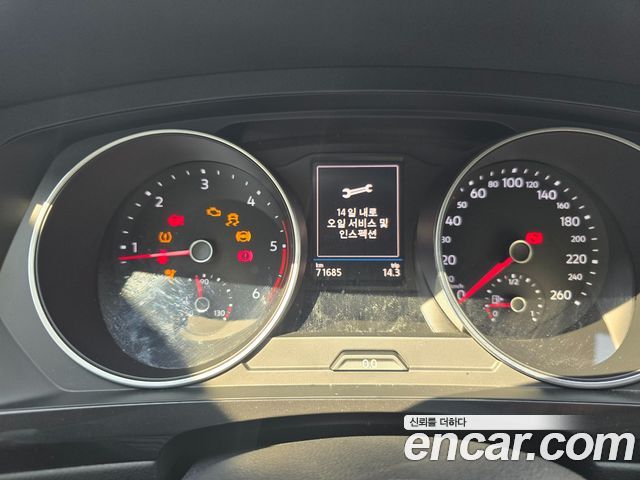 Volkswagen Tiguan (II) 2.0 TDI Premium 2018 — фото 8