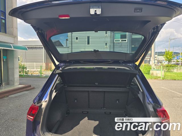 Volkswagen Tiguan (II) 2.0 TDI Premium 2018 — фото 24